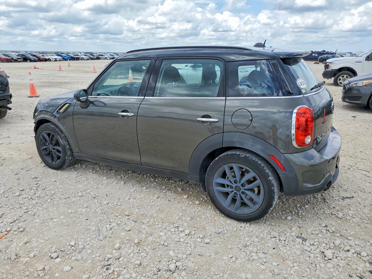 2014 MINI COOPER S COUNTRYMAN photo 2