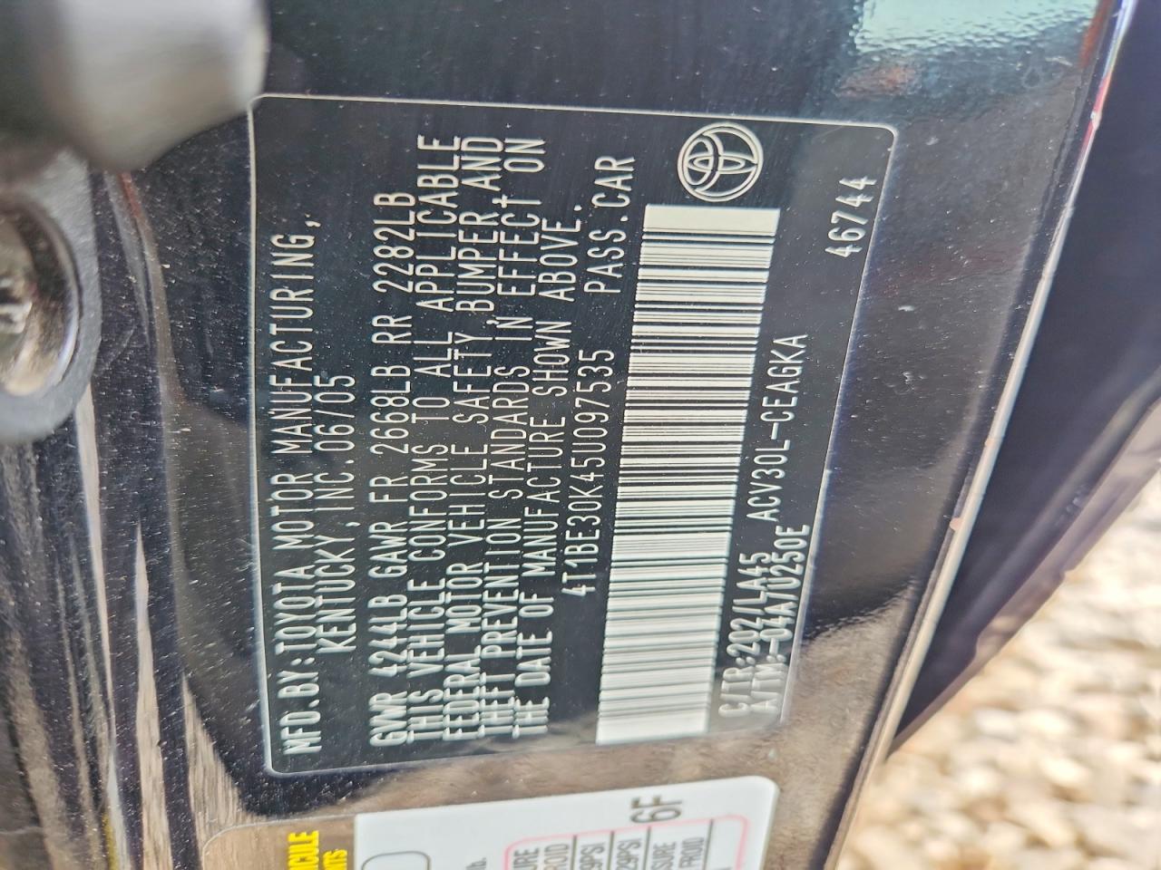 2005 TOYOTA CAMRY XLE photo 13