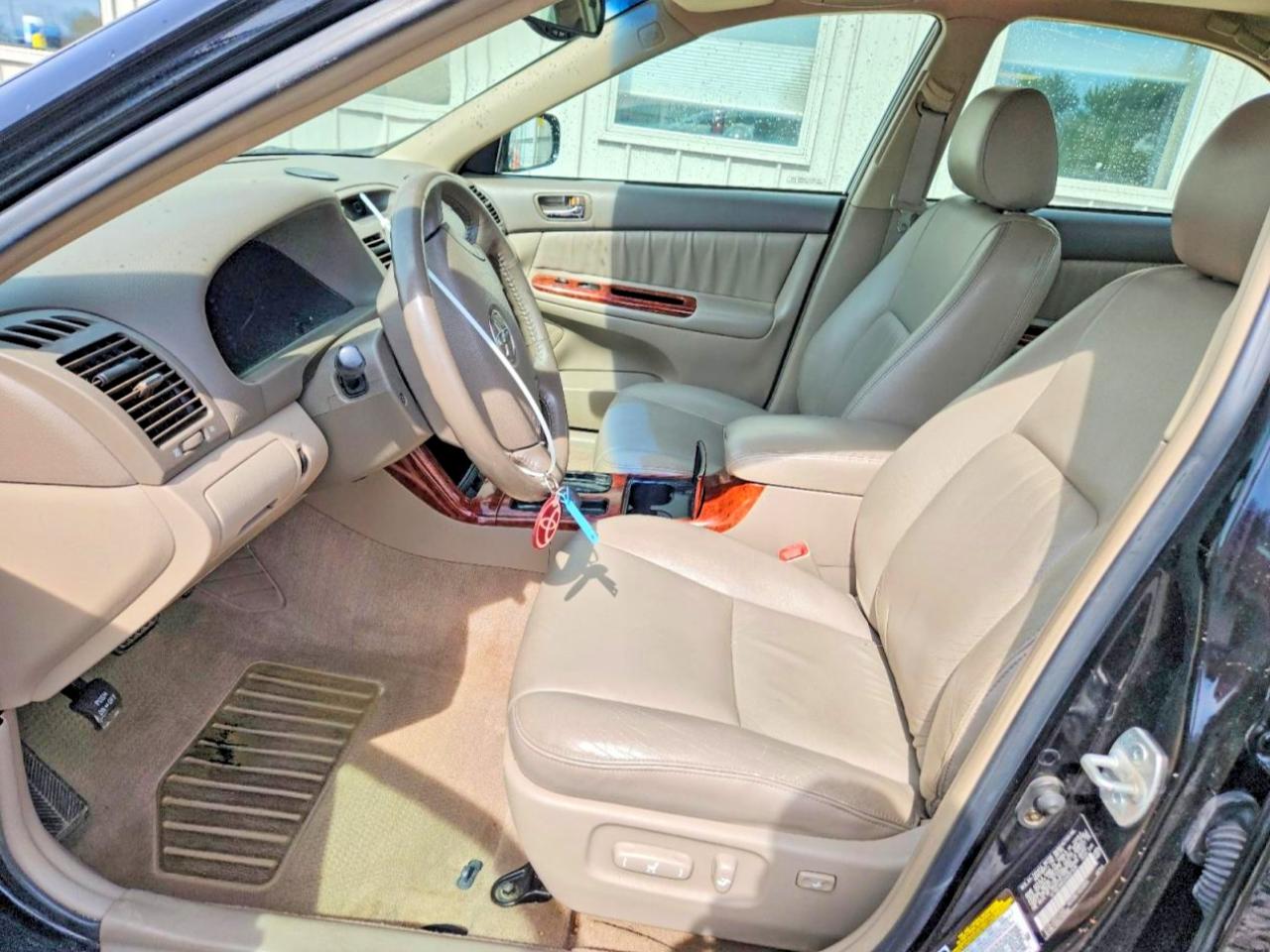 2005 TOYOTA CAMRY XLE photo 7