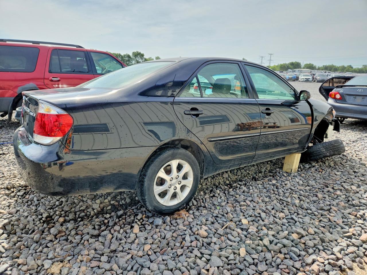 2005 TOYOTA CAMRY XLE photo 3