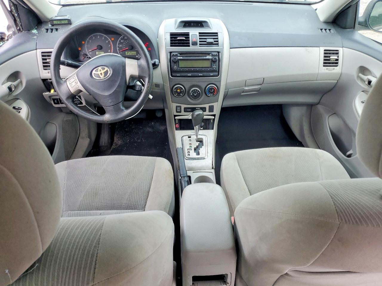 2012 TOYOTA COROLLA LE photo 8