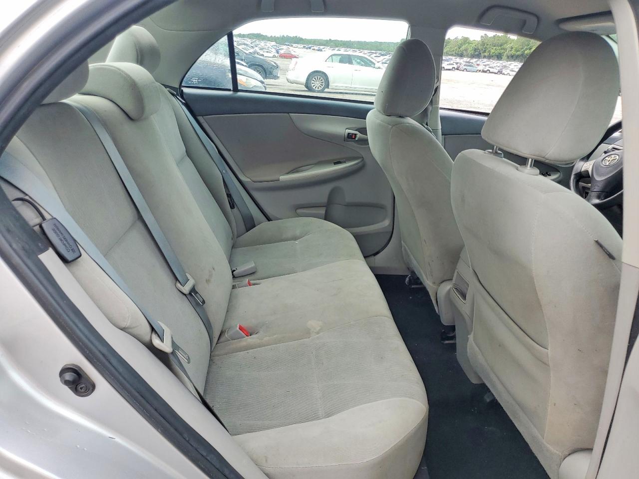 2012 TOYOTA COROLLA LE photo 10