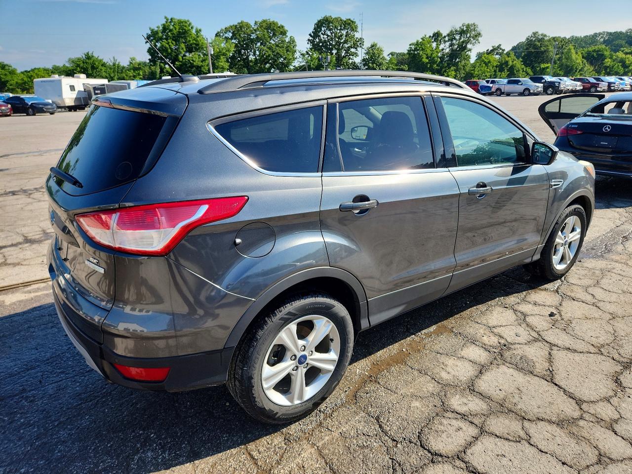 2016 FORD ESCAPE SE photo 5