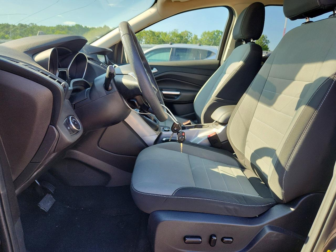 2016 FORD ESCAPE SE photo 13