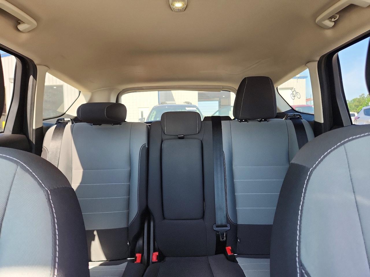 2016 FORD ESCAPE SE photo 19
