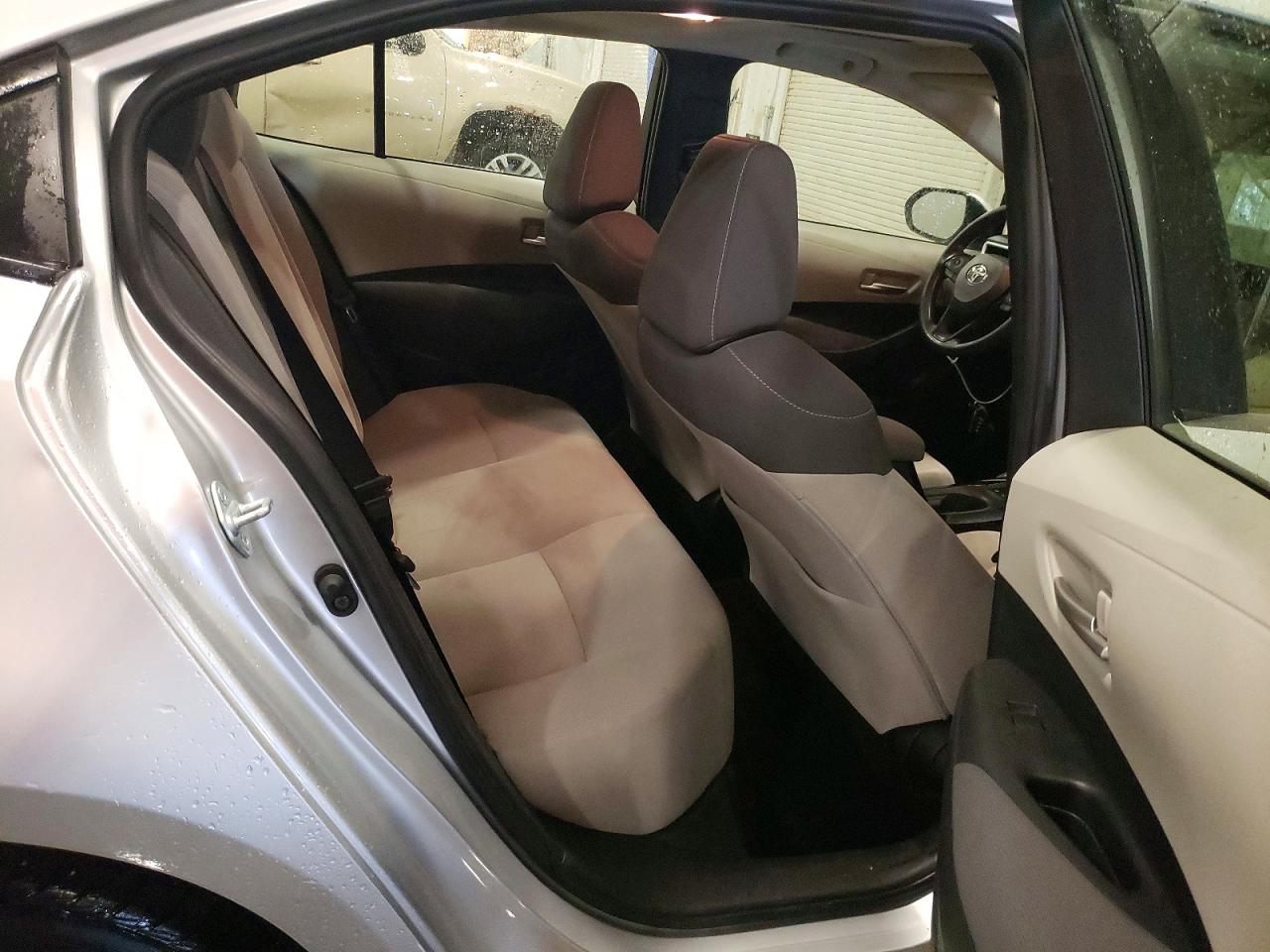 2021 TOYOTA COROLLA LE photo 10