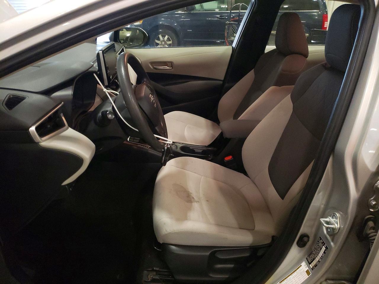 2021 TOYOTA COROLLA LE photo 7