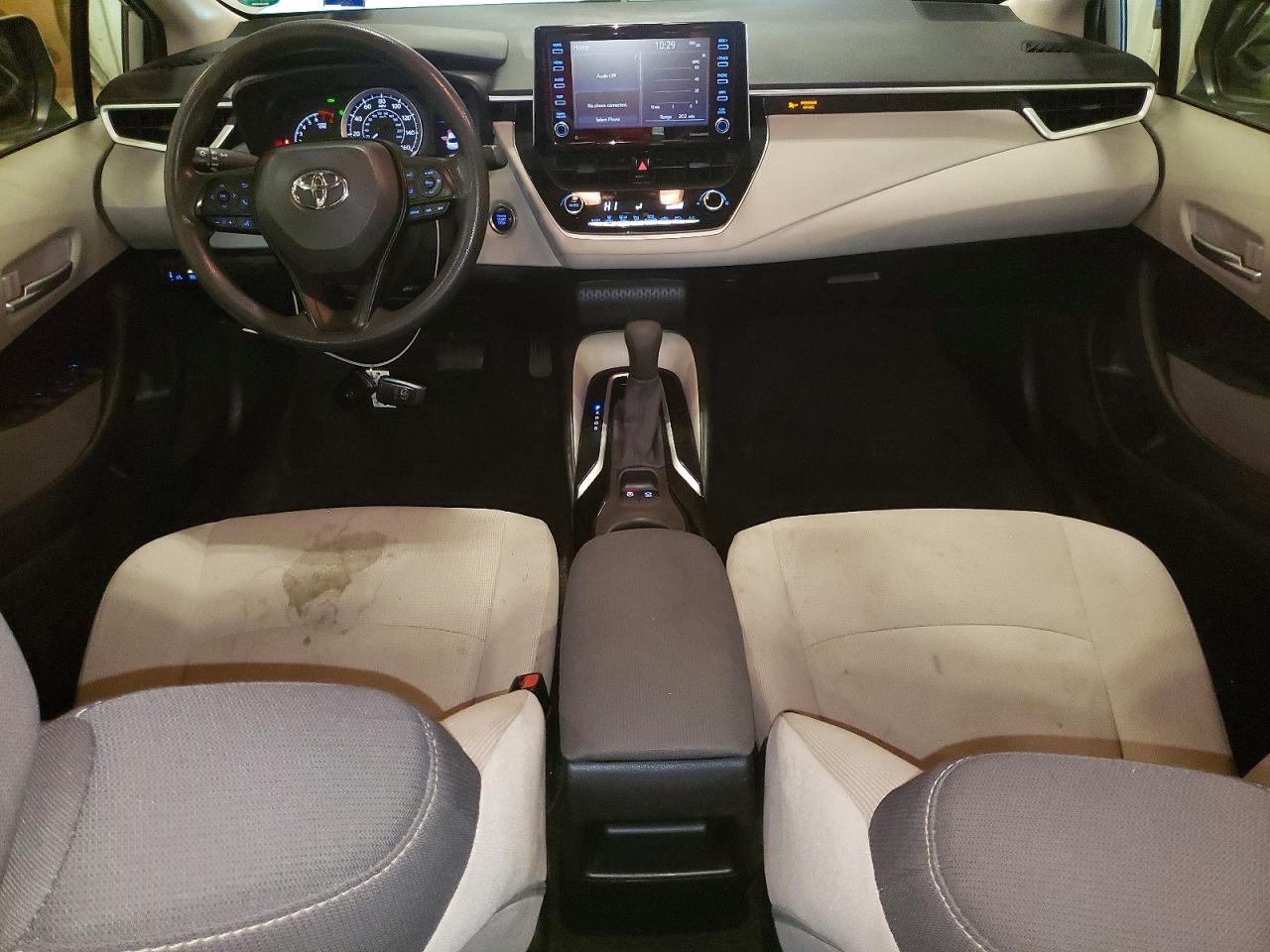 2021 TOYOTA COROLLA LE photo 8