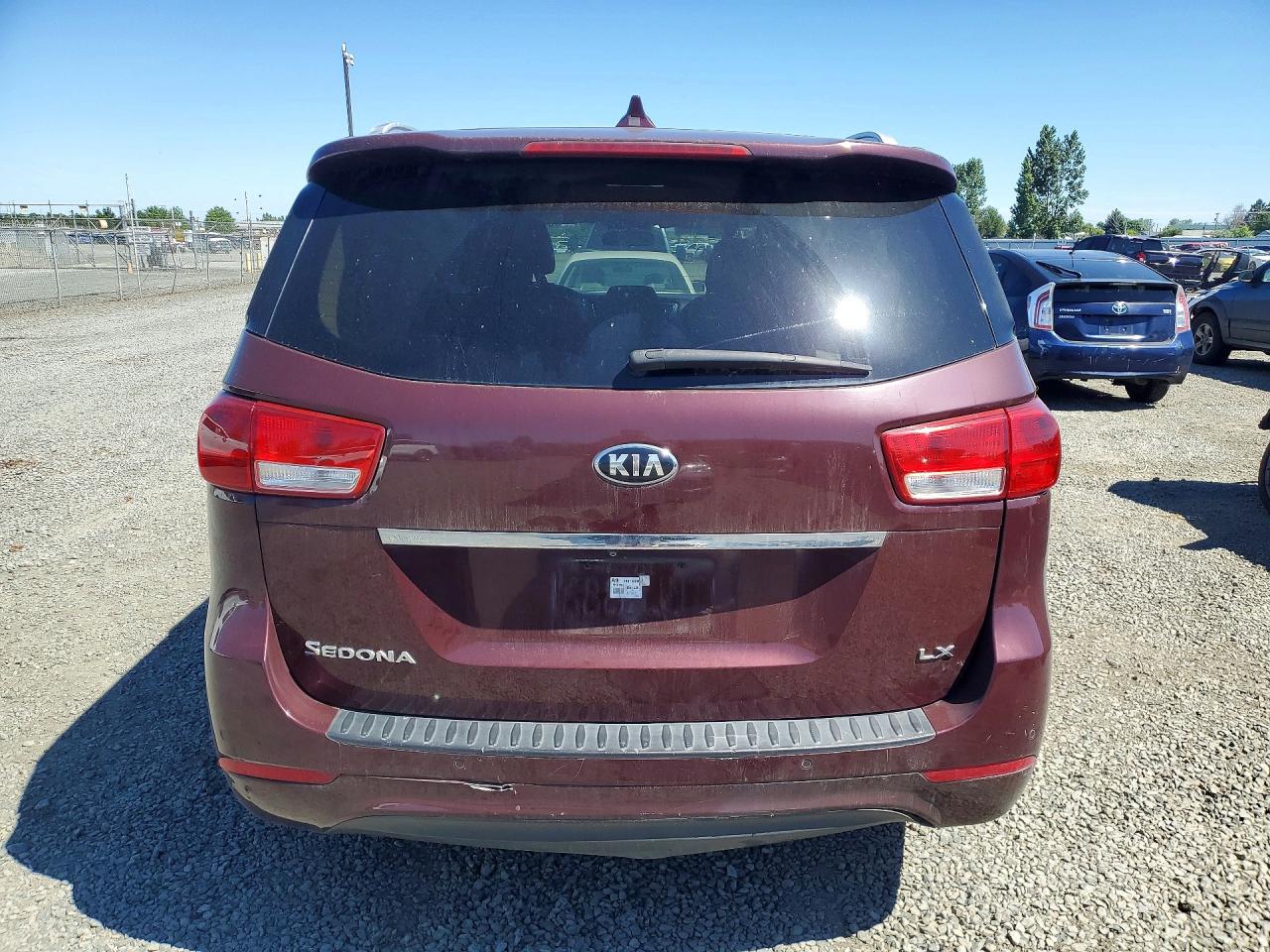 2016 KIA SEDONA LX photo 11