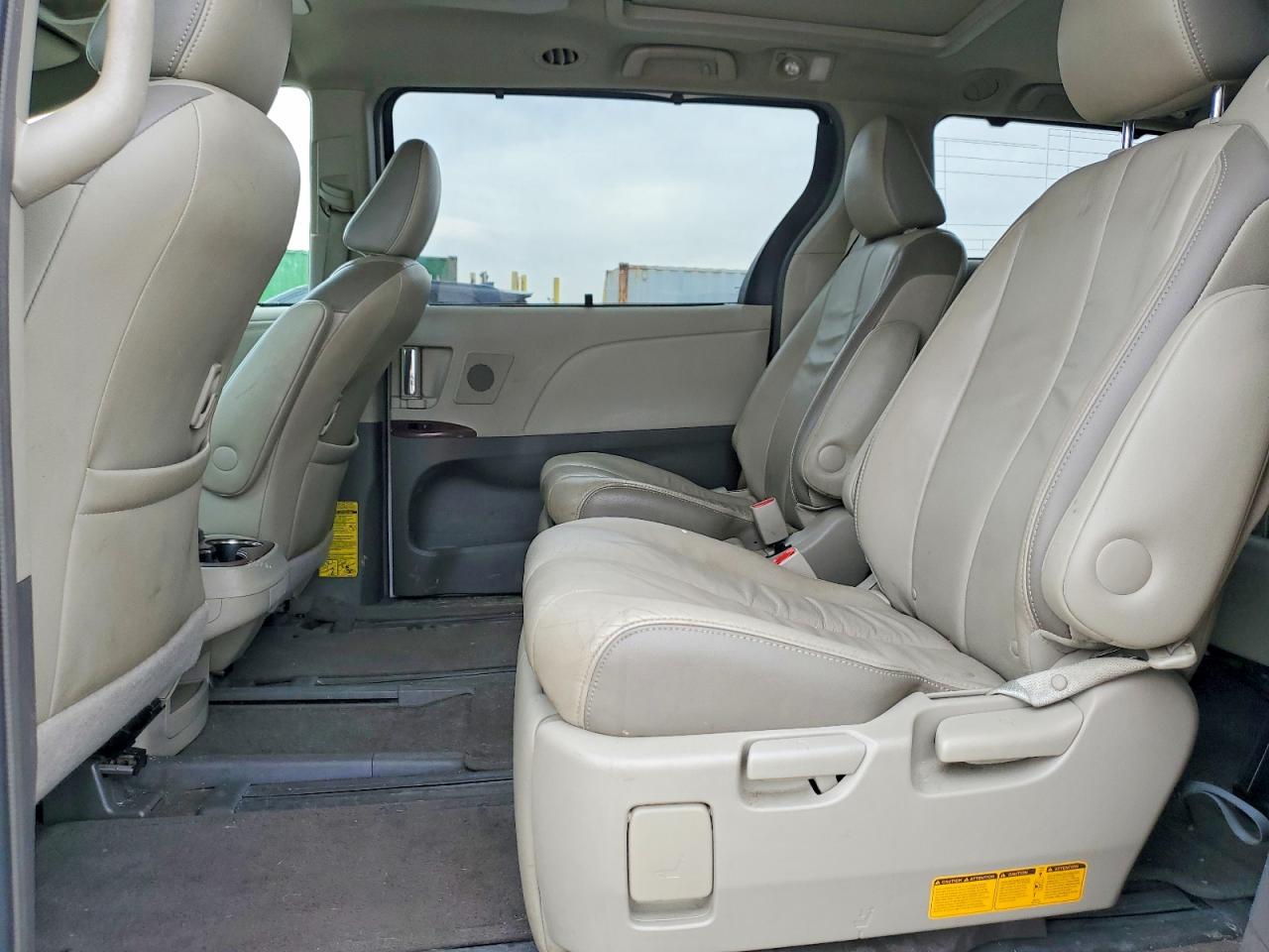 2014 TOYOTA SIENNA LIMITED 7-PASSENGER photo 11