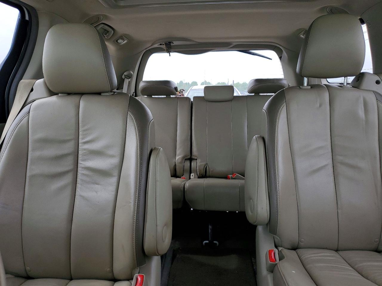 2014 TOYOTA SIENNA LIMITED 7-PASSENGER photo 10
