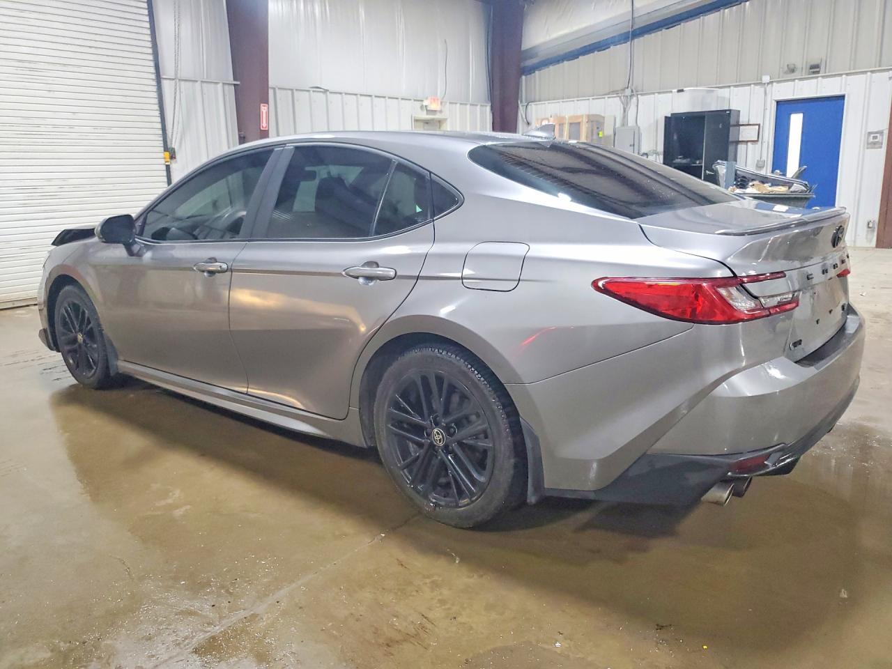 2025 TOYOTA CAMRY SE photo 2