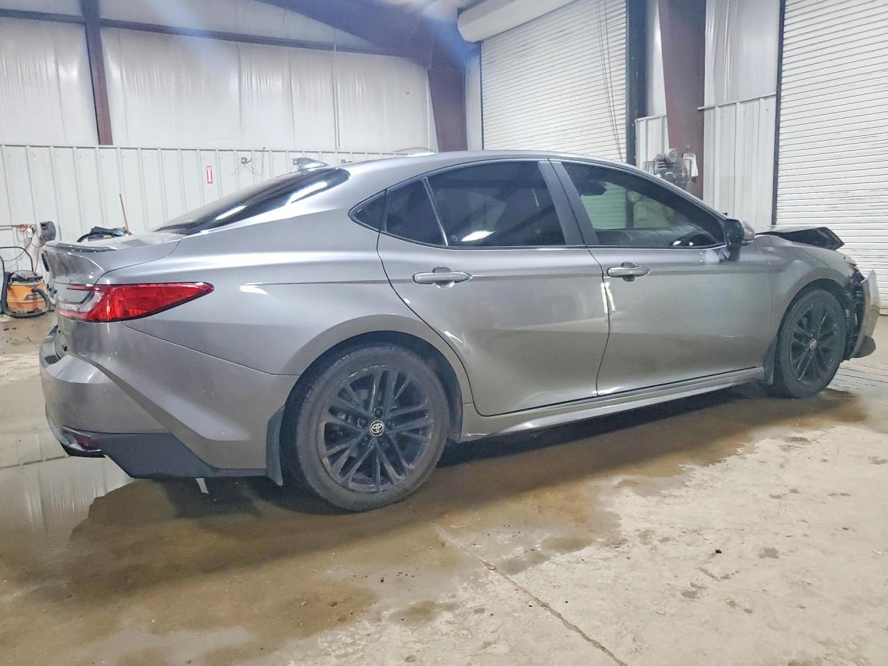 2025 TOYOTA CAMRY SE photo 3