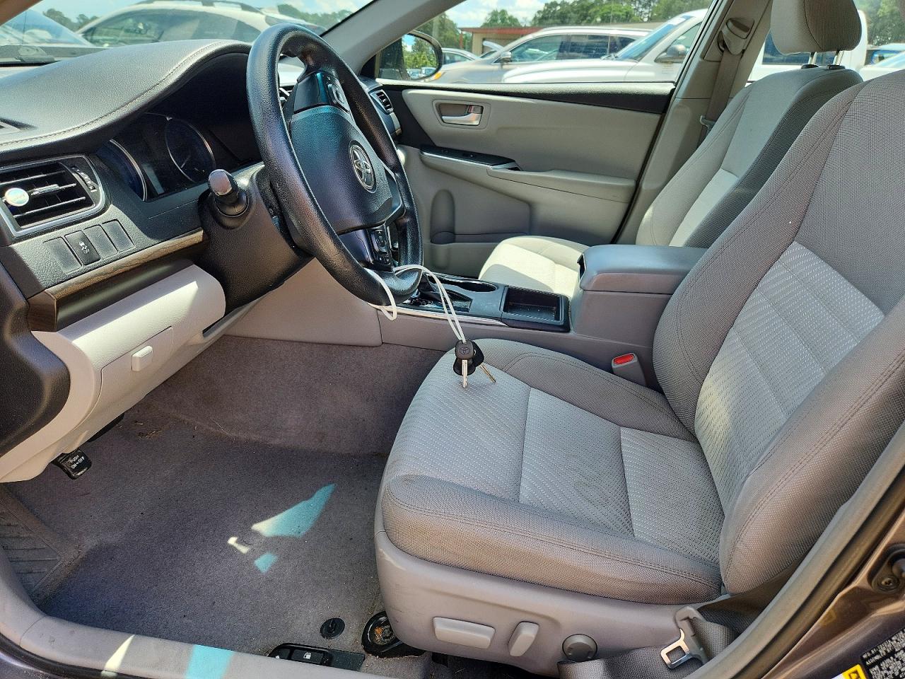 2016 TOYOTA CAMRY LE photo 13