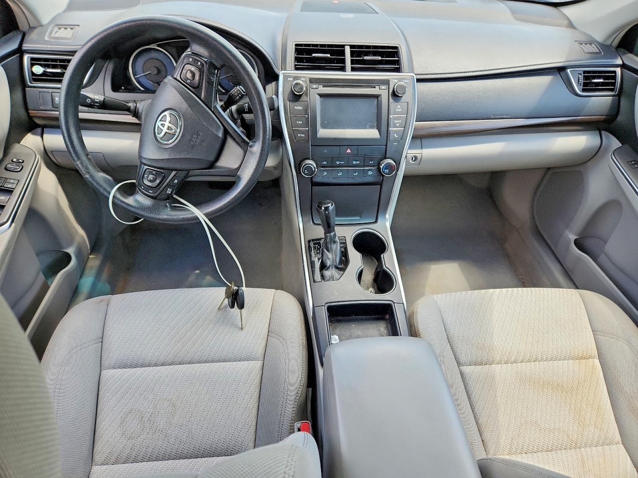 2016 TOYOTA CAMRY LE photo 15