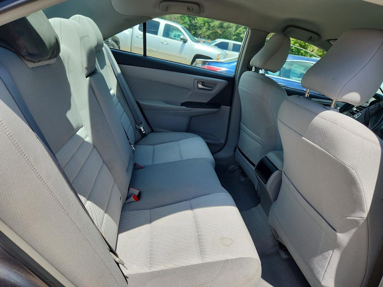 2016 TOYOTA CAMRY LE photo 19
