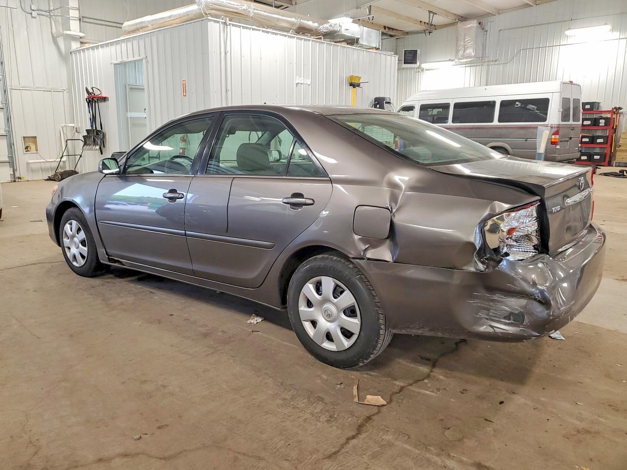 2002 TOYOTA CAMRY LE photo 3