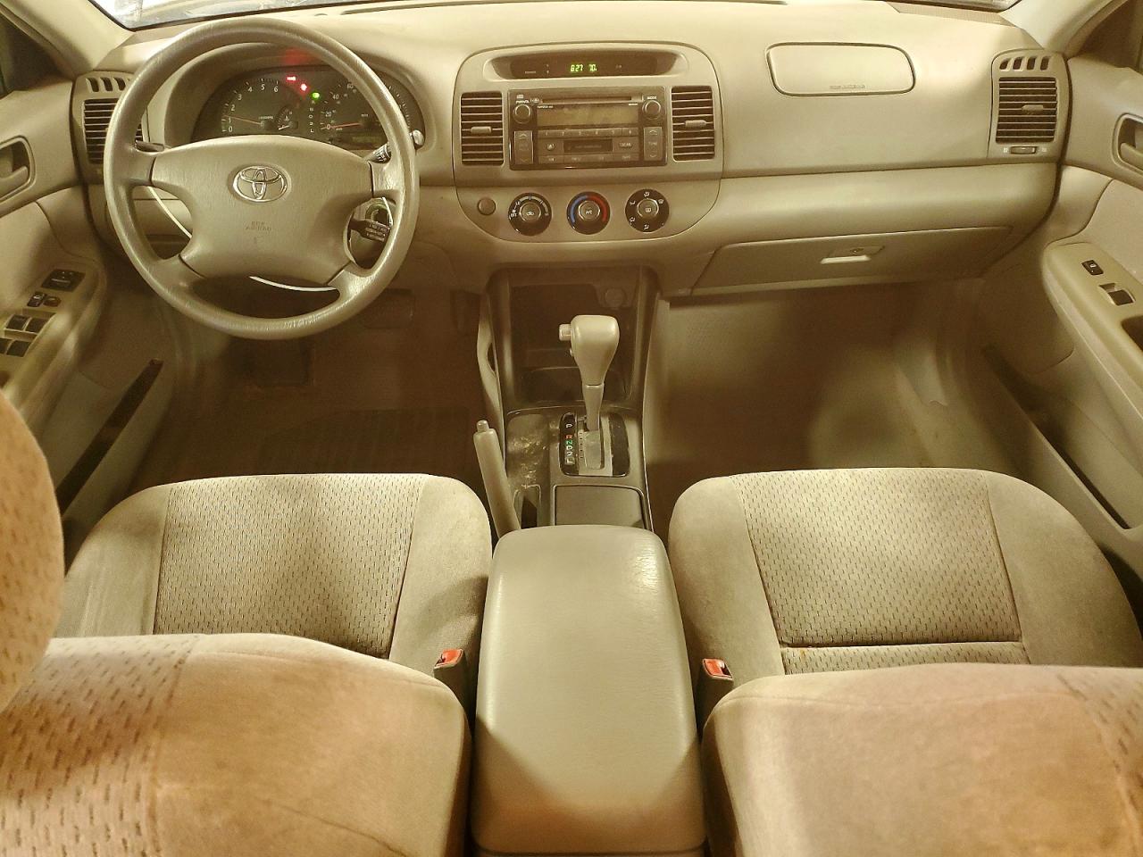 2002 TOYOTA CAMRY LE photo 15