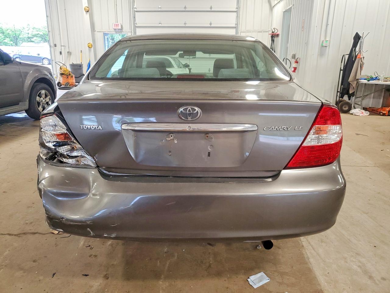 2002 TOYOTA CAMRY LE photo 11