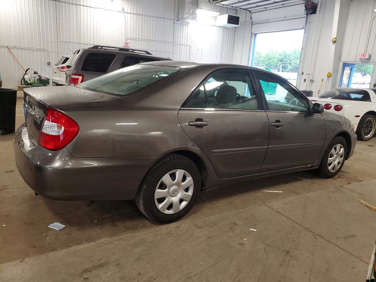 2002 TOYOTA CAMRY LE photo 5