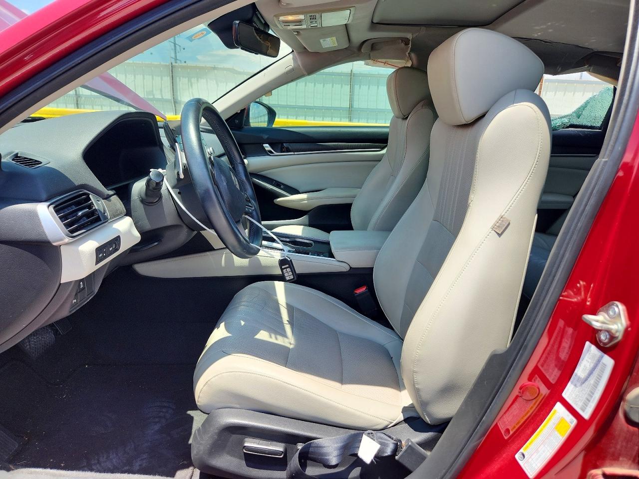 2018 HONDA ACCORD TOURING photo 13