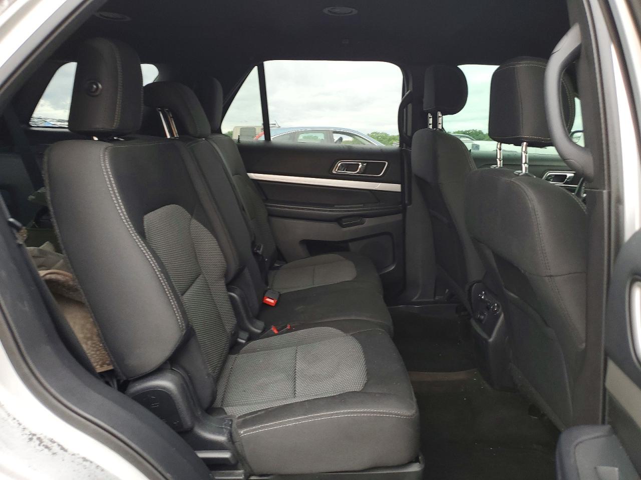2017 FORD EXPLORER XLT photo 31