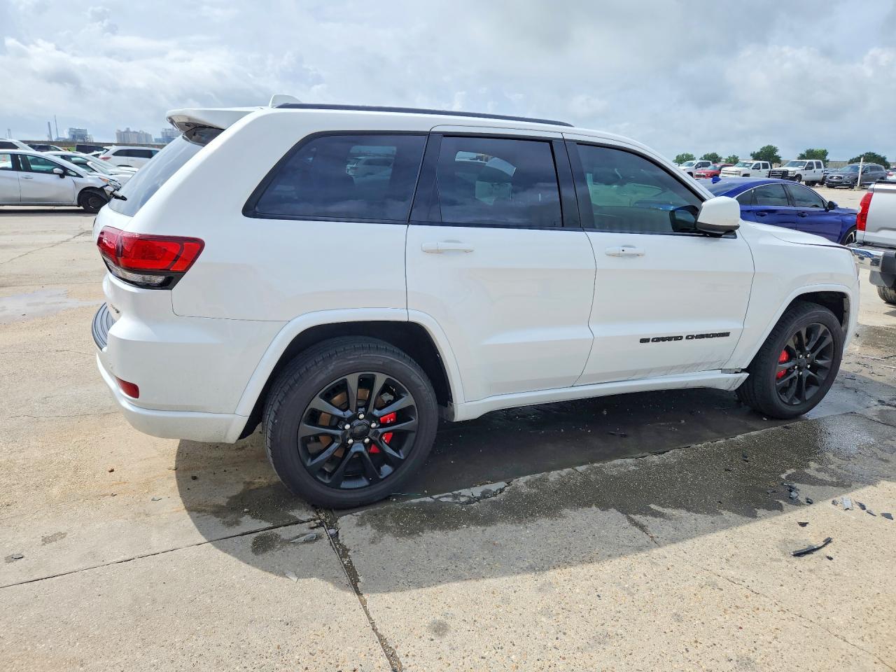 2022 JEEP GRAND CHEROKEE LAREDO E photo 7