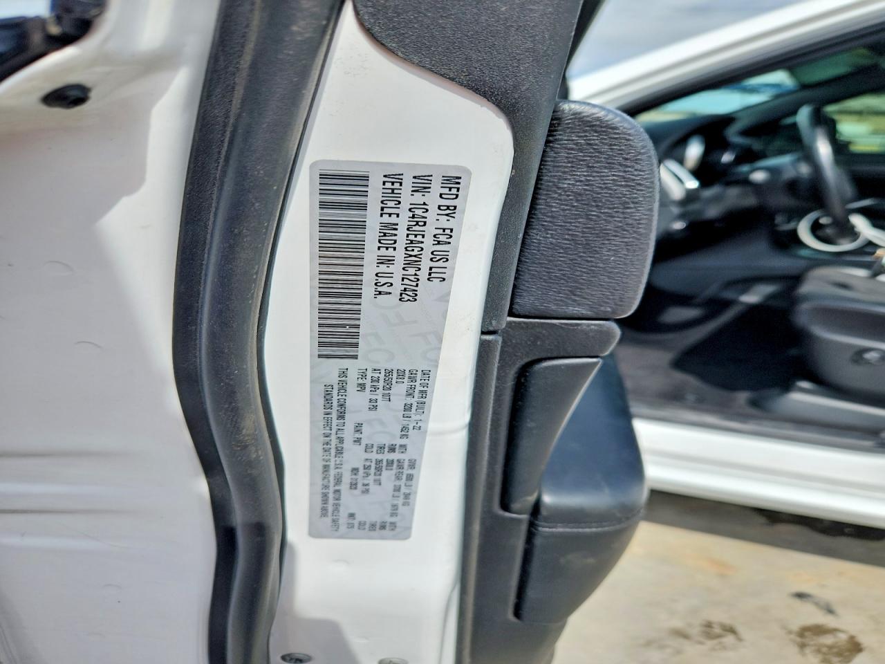 2022 JEEP GRAND CHEROKEE LAREDO E photo 37