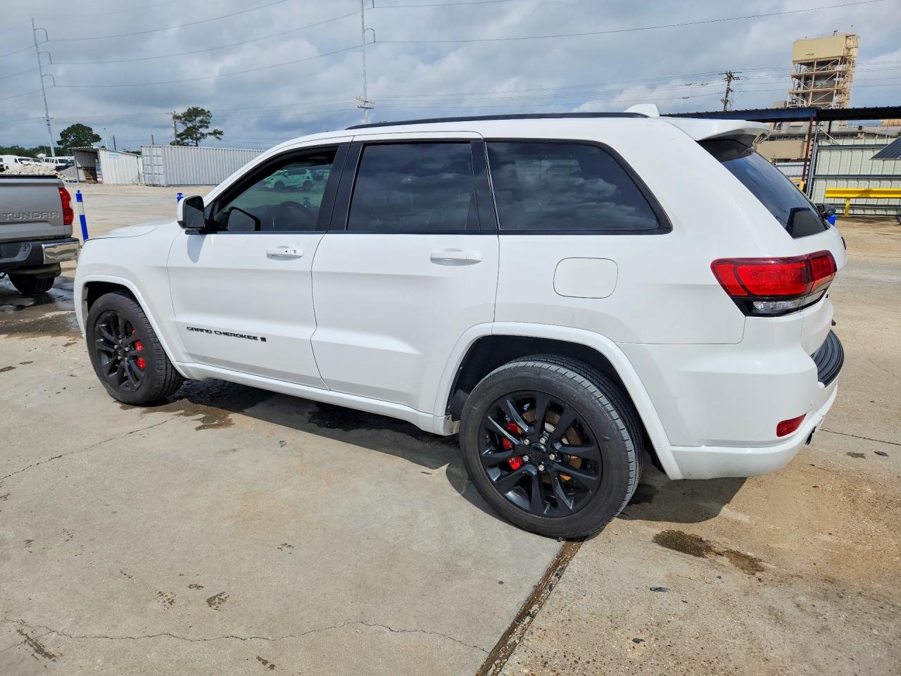 2022 JEEP GRAND CHEROKEE LAREDO E photo 4