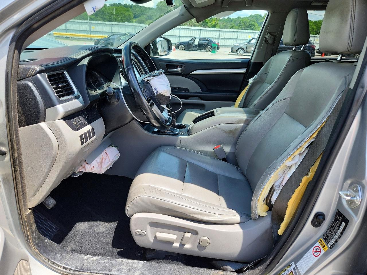 2018 TOYOTA HIGHLANDER XLE photo 13