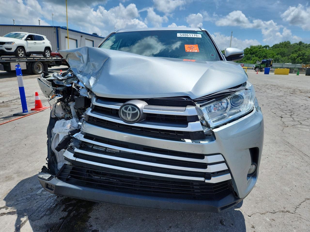 2018 TOYOTA HIGHLANDER XLE photo 9