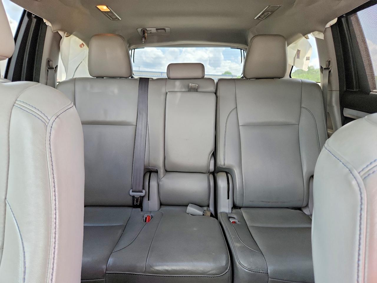 2018 TOYOTA HIGHLANDER XLE photo 19
