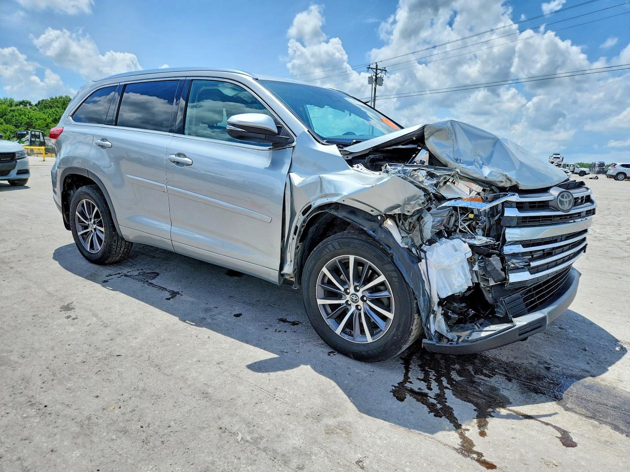 2018 TOYOTA HIGHLANDER XLE photo 7