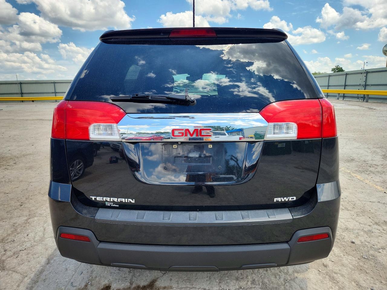 2015 GMC TERRAIN SLE photo 11