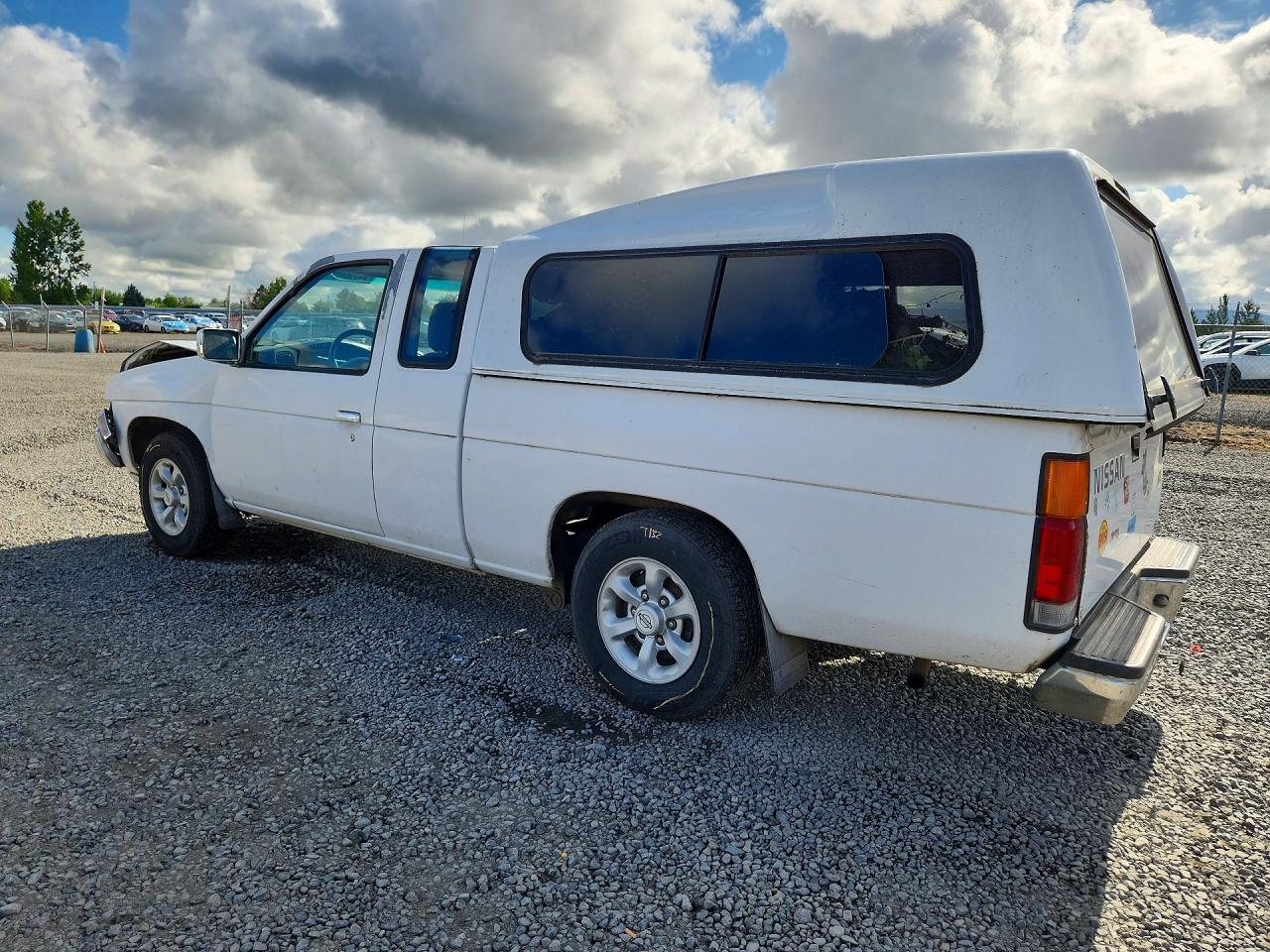 1995 NISSAN TRUCK KING CAB XE photo 4
