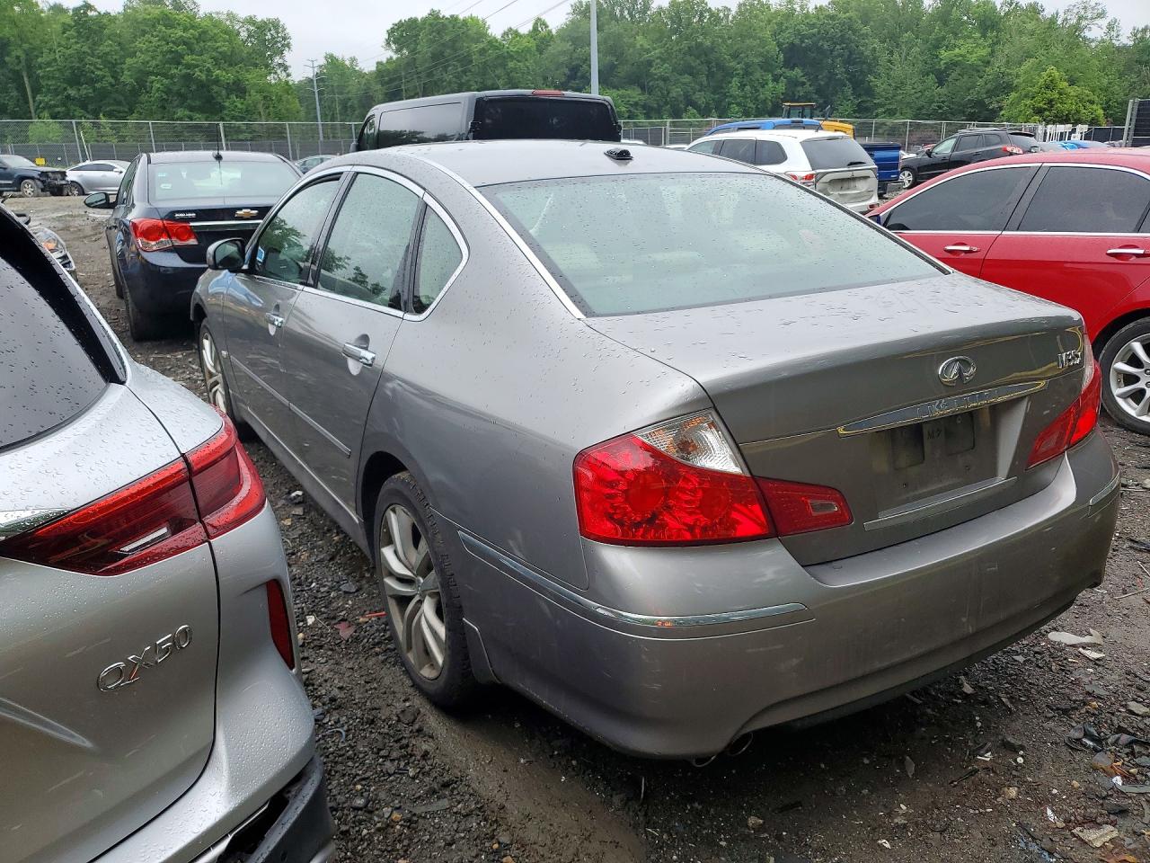 2010 INFINITI M35 X photo 3