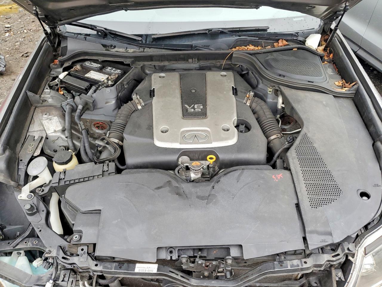 2010 INFINITI M35 X photo 21