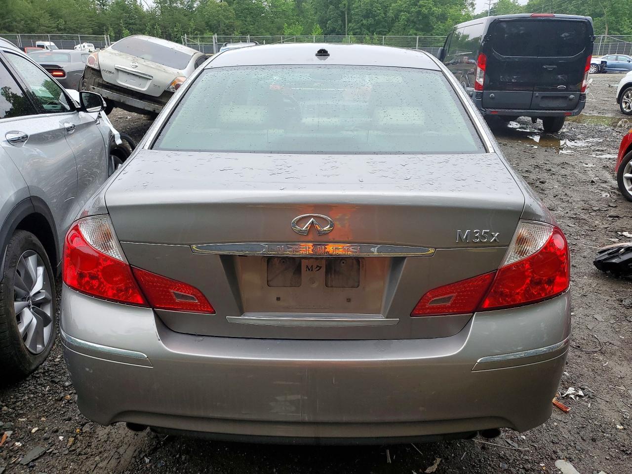 2010 INFINITI M35 X photo 11