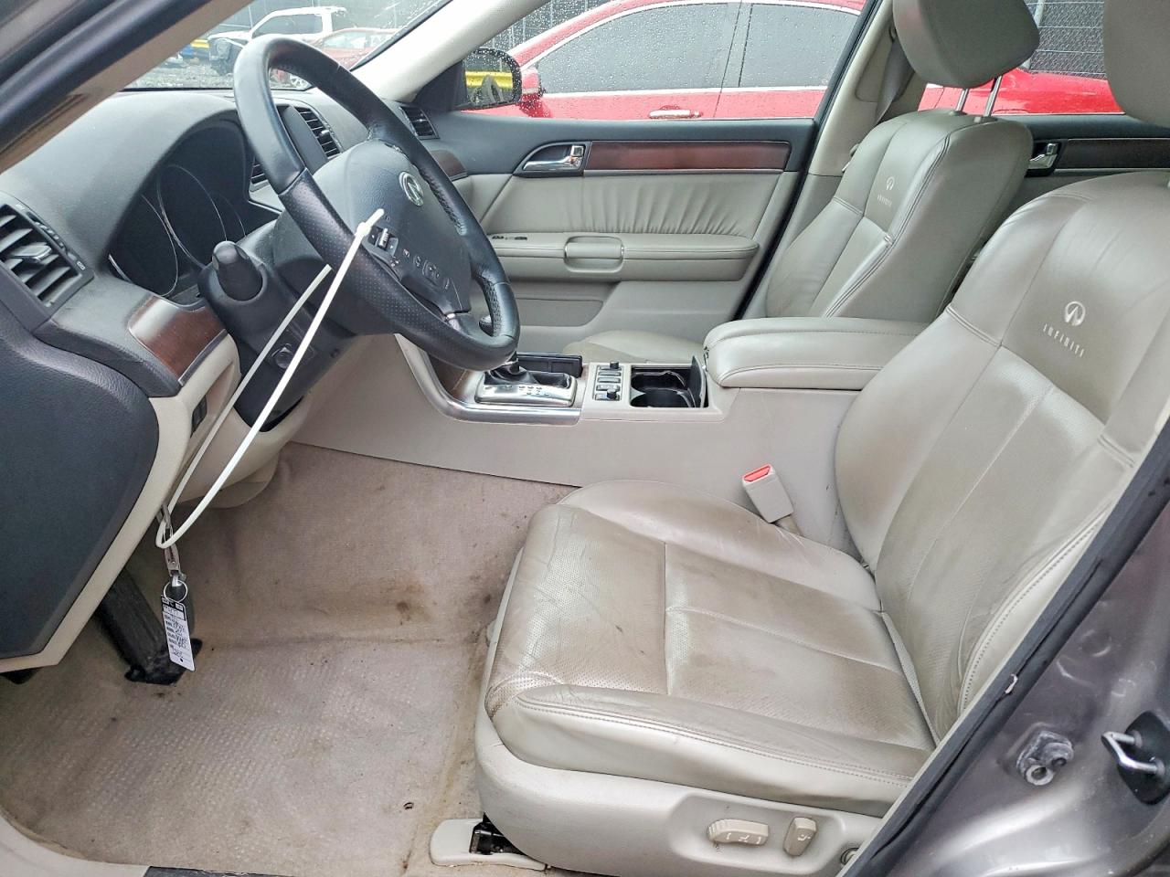2010 INFINITI M35 X photo 13