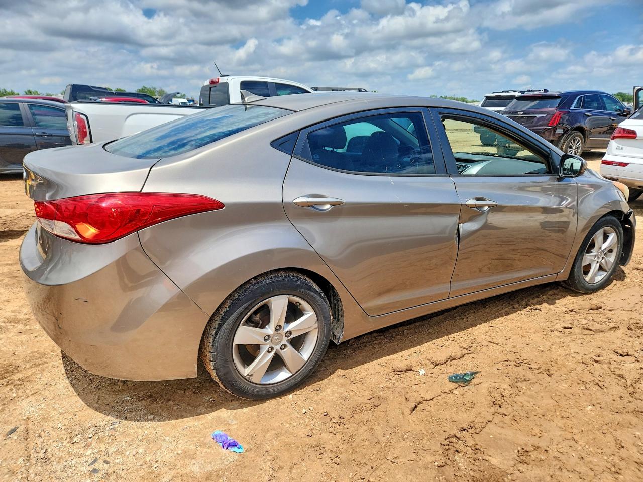2013 HYUNDAI ELANTRA GLS photo 5