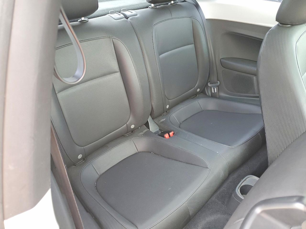 2014 VOLKSWAGEN BEETLE photo 19