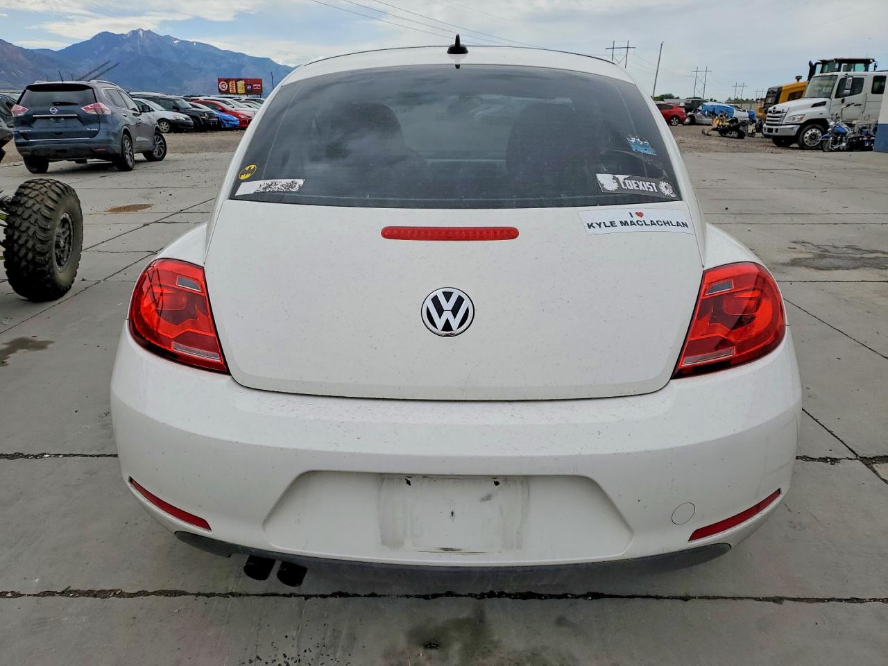 2014 VOLKSWAGEN BEETLE photo 11
