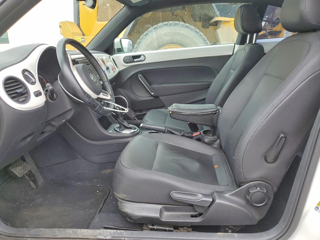 2014 VOLKSWAGEN BEETLE photo 13
