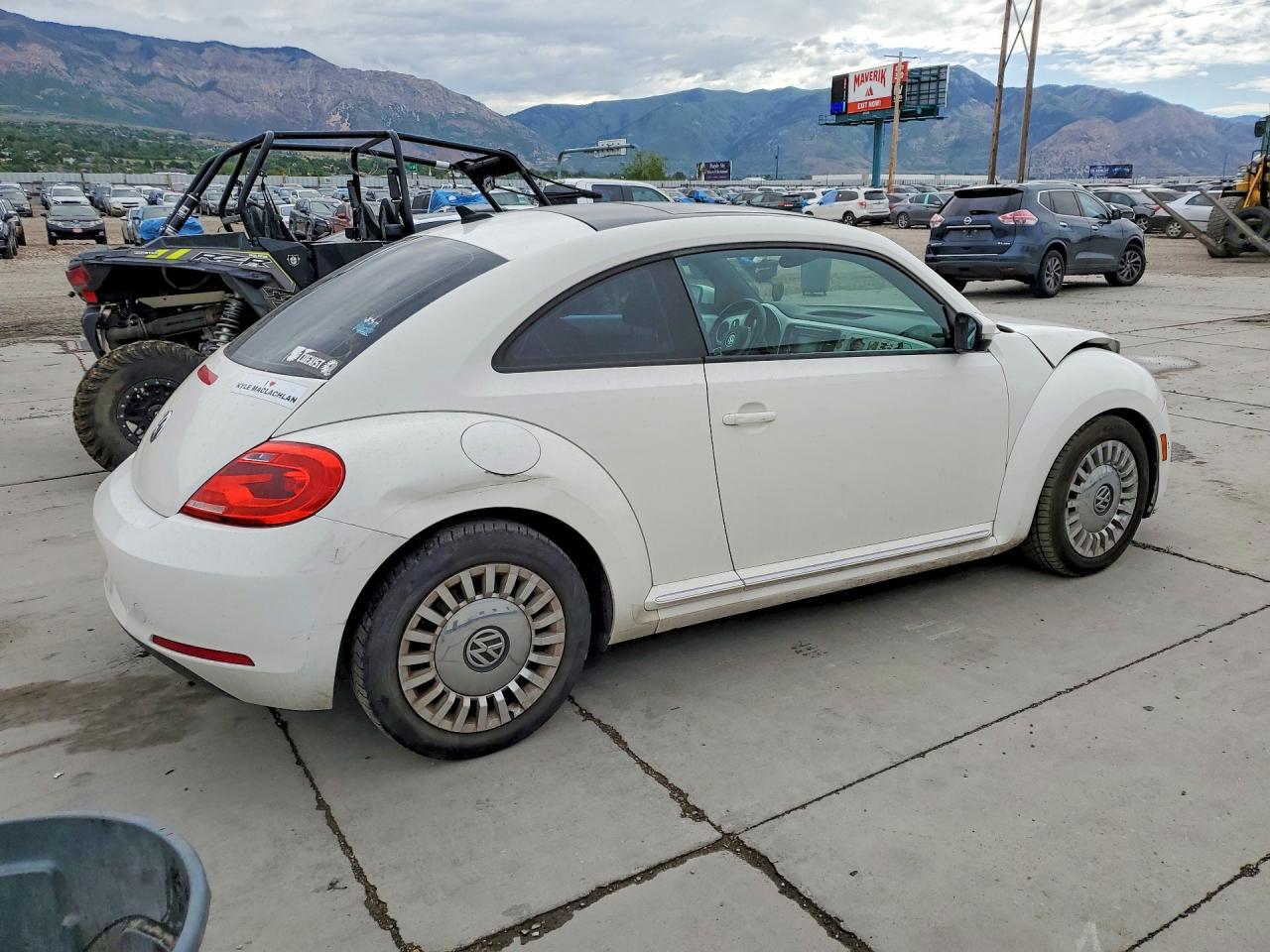 2014 VOLKSWAGEN BEETLE photo 5