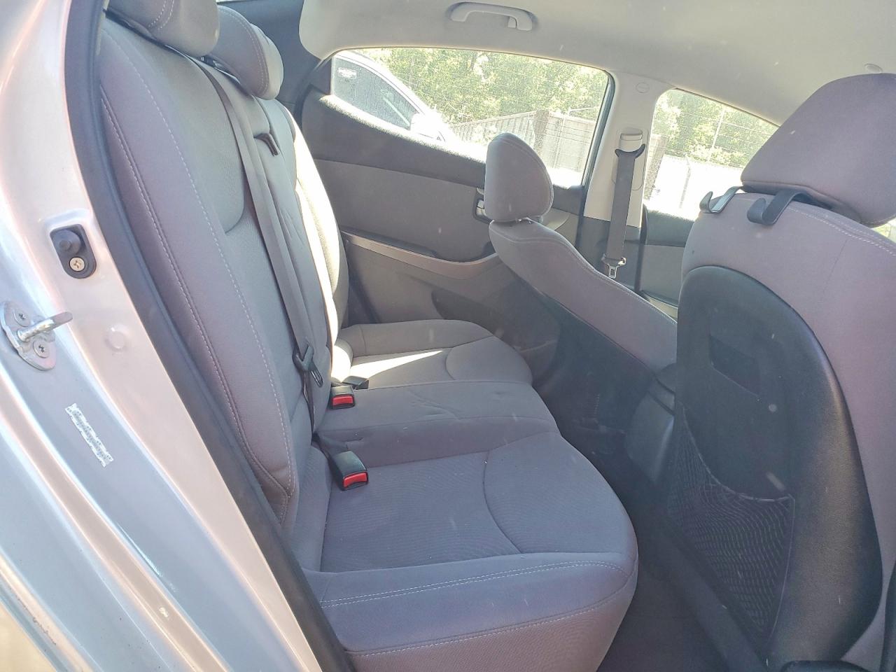 2014 HYUNDAI ELANTRA SE photo 19
