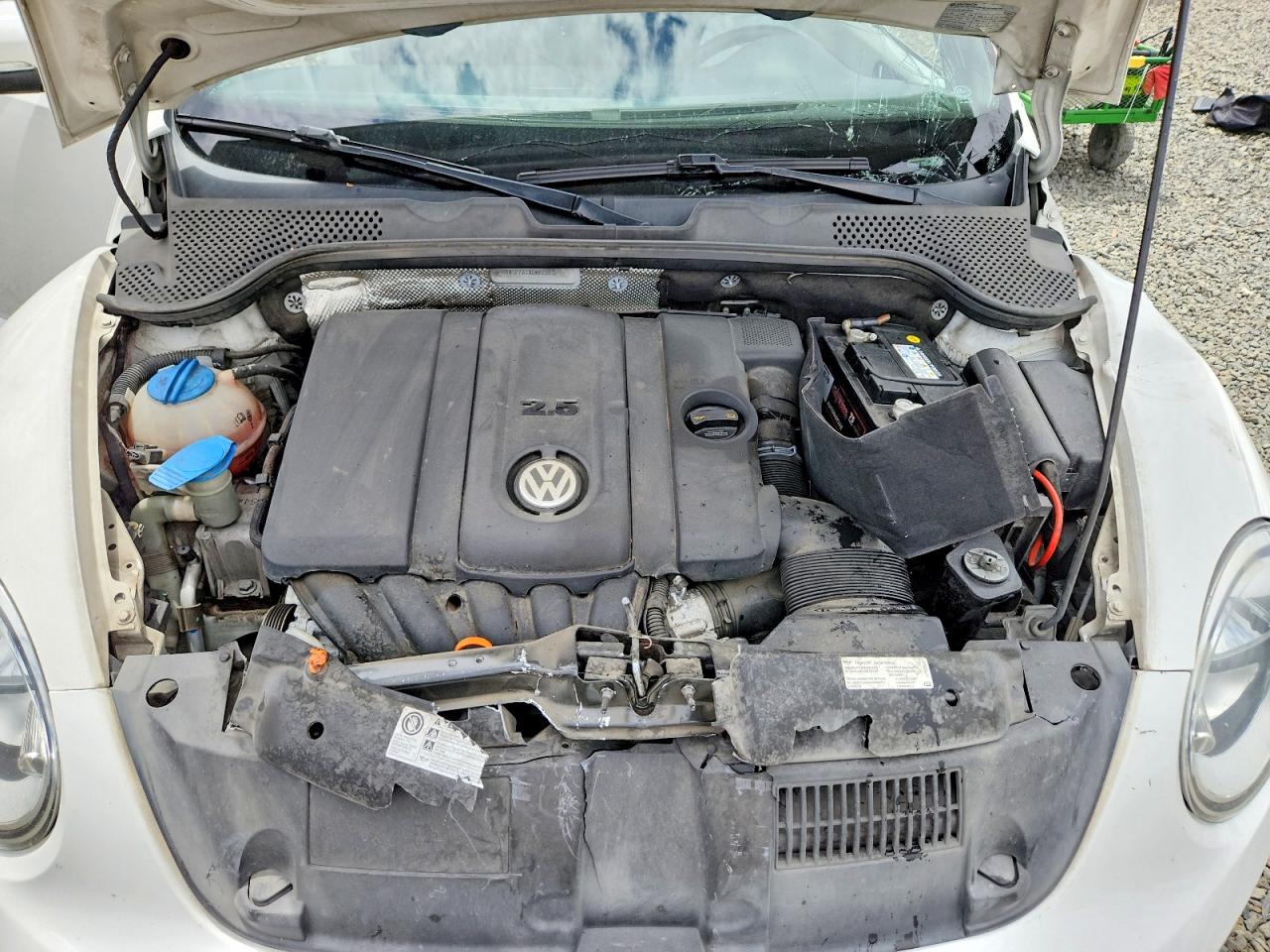 2013 VOLKSWAGEN BEETLE photo 31