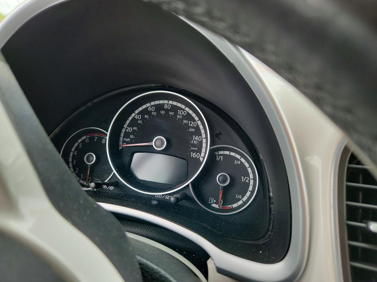 2013 VOLKSWAGEN BEETLE photo 25
