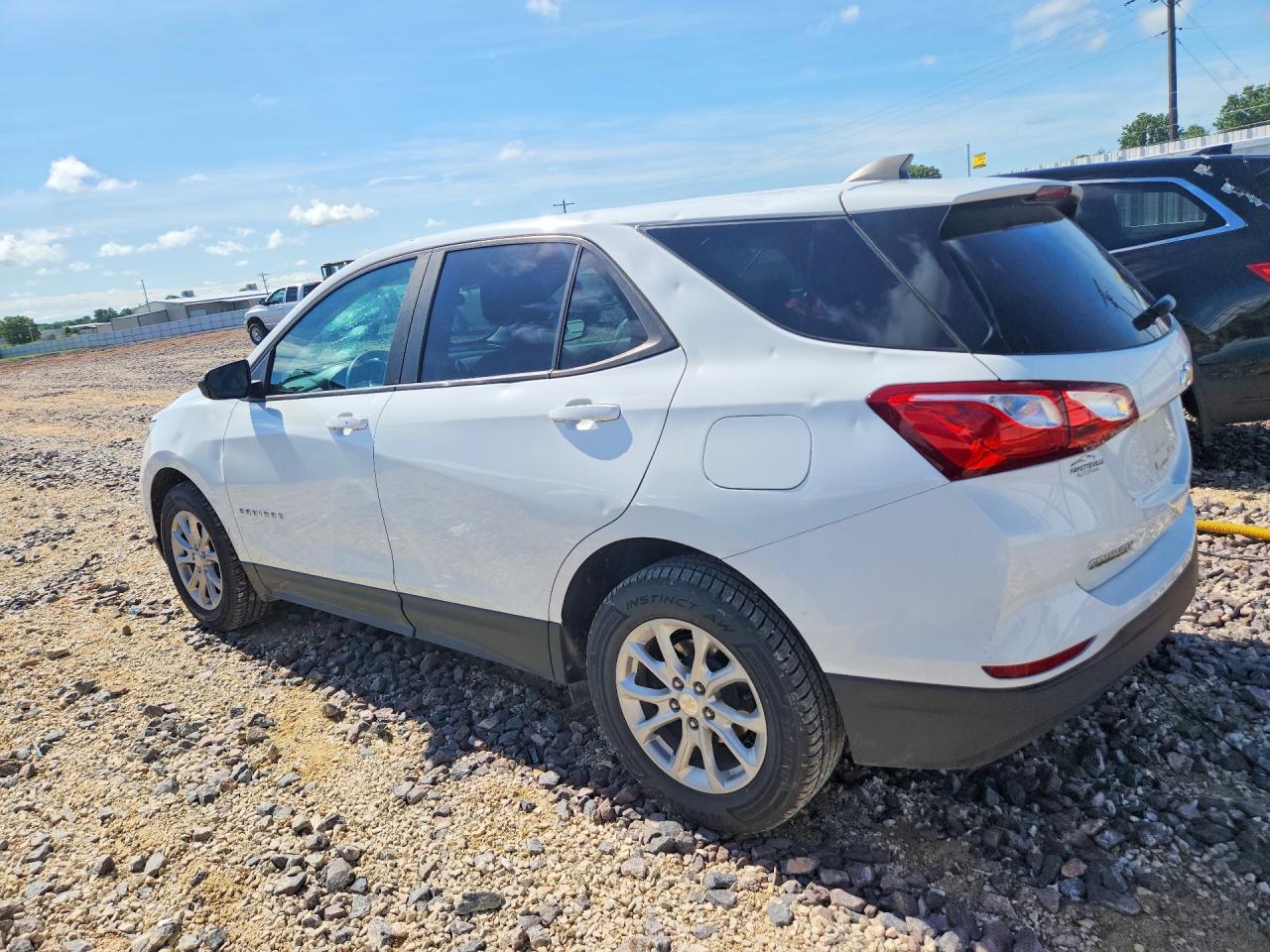 2020 CHEVROLET EQUINOX LS photo 2