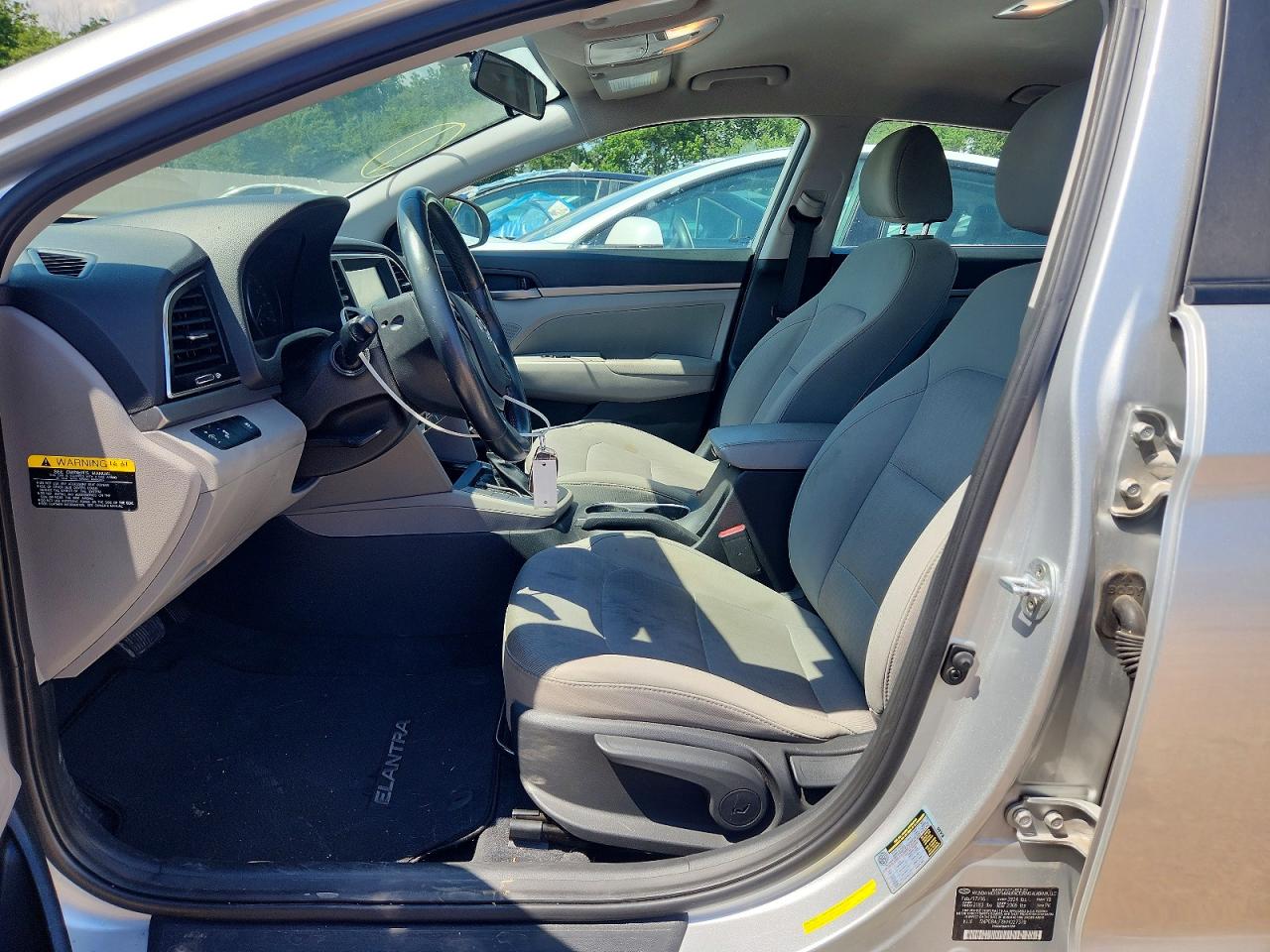 2017 HYUNDAI ELANTRA SE photo 13