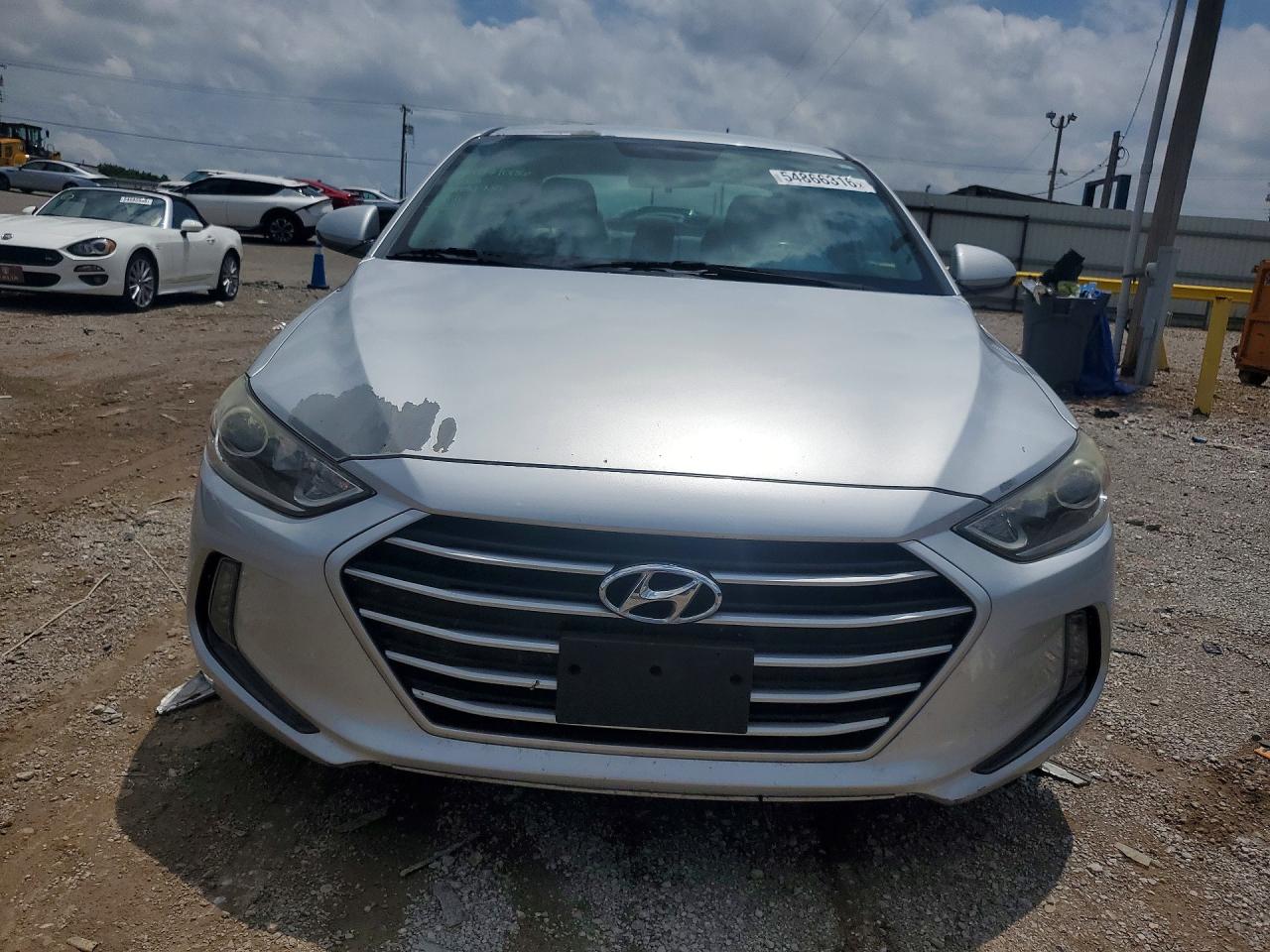 2017 HYUNDAI ELANTRA SE photo 9